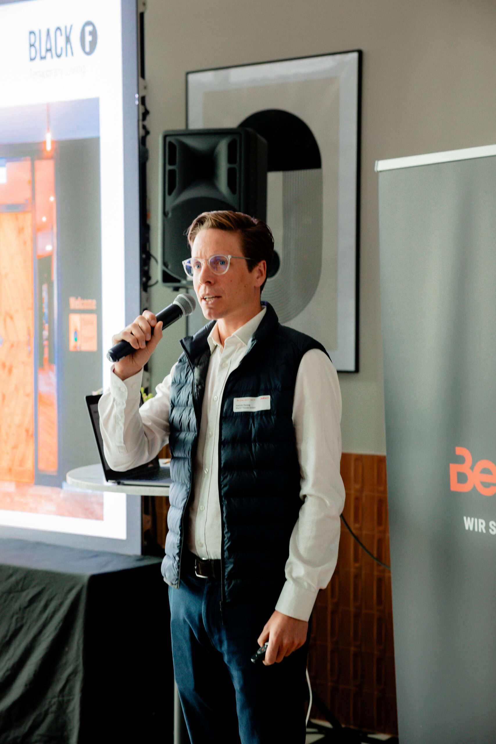 Zu sehen ist Patrick Thoma, Head of Operations von BlackF.