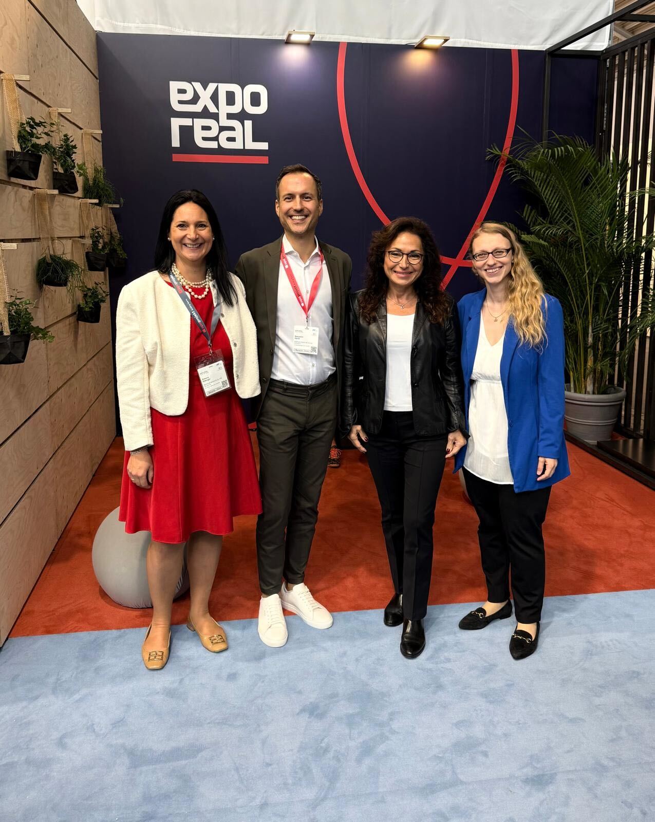 Zu sehen ist das Team von BelForm auf der EXPO REAL 2025.