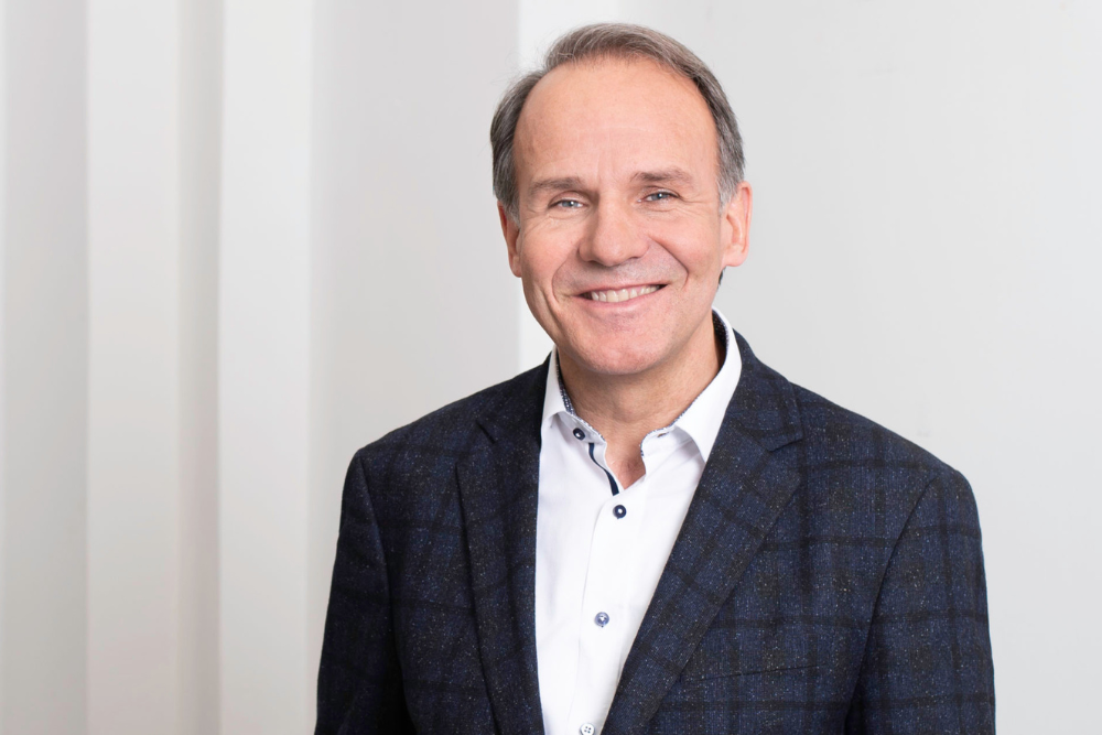 Zu sehen ist Matthias Niemeyer, Director of Development Europe bei TFE Hotels.