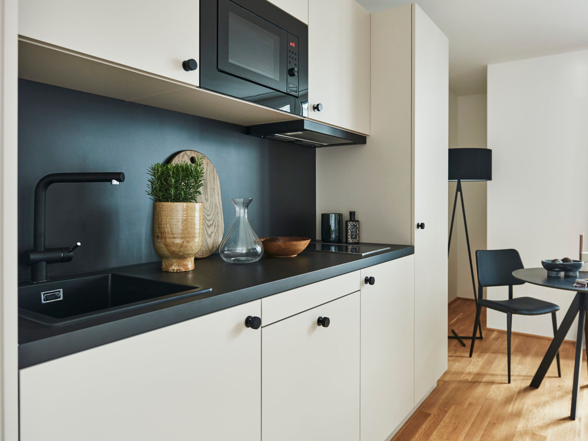 Mona Lisa Urban Apartments Frankfurt: möbliertes Apartment | BelForm: Wirtschaftlichkeit, Konzept, Innenarchitektur, Einrichtung